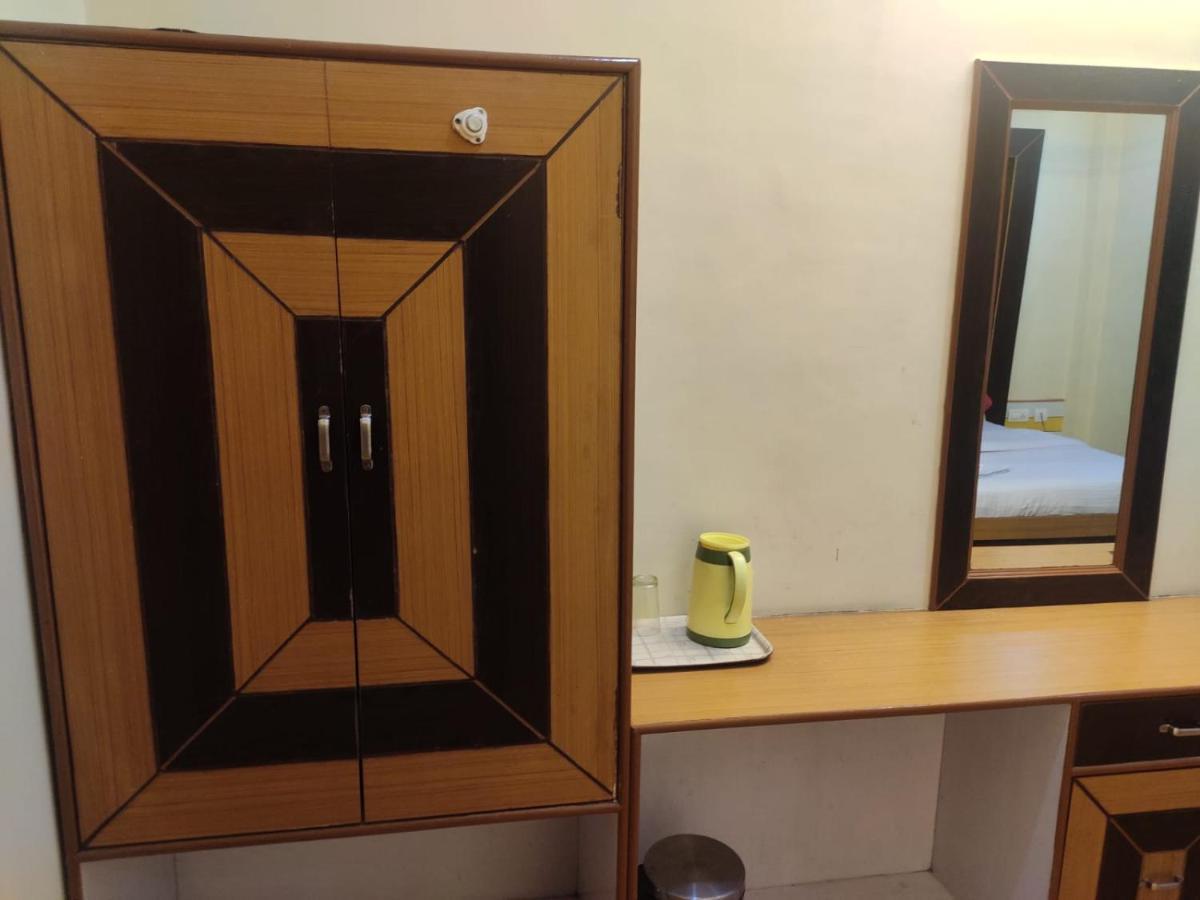 Hotel Amandeep Dharamszala Kültér fotó