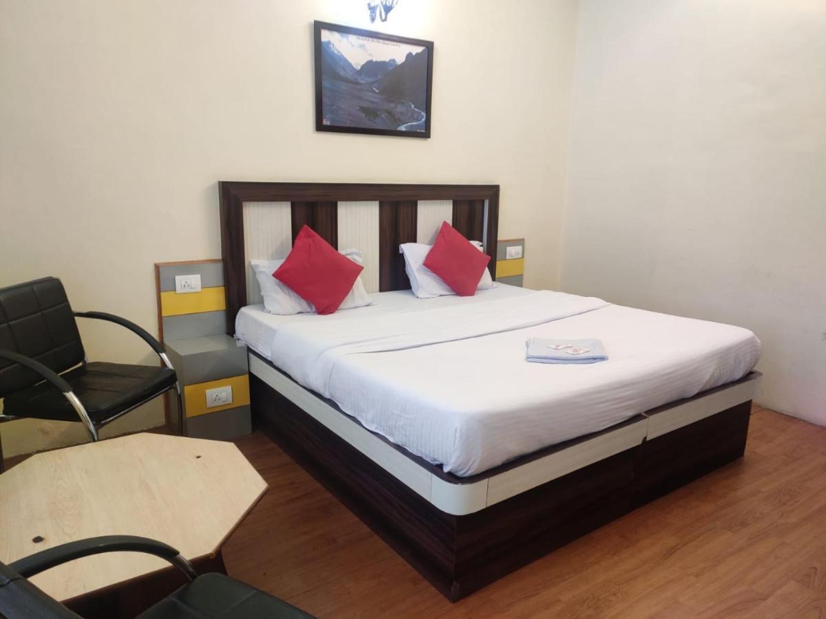 Hotel Amandeep Dharamszala Kültér fotó