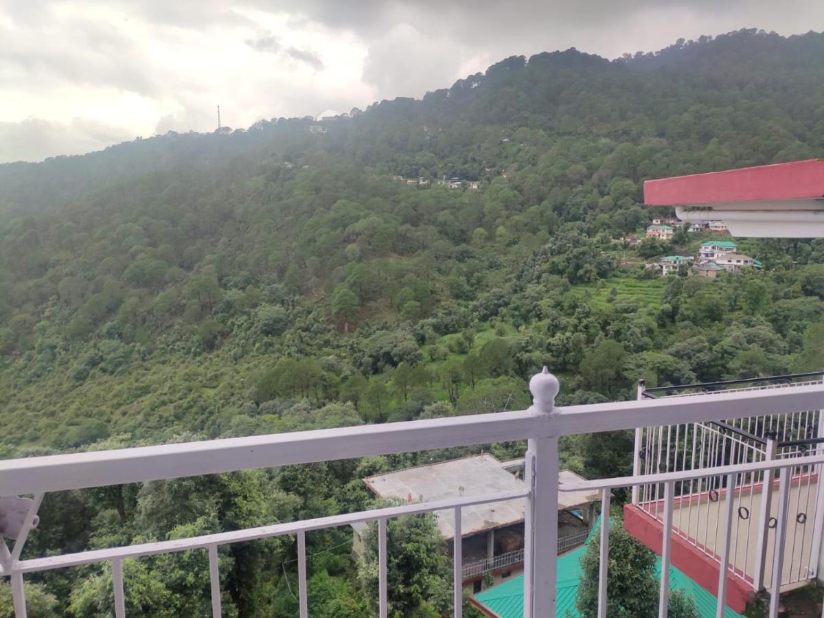 Hotel Amandeep Dharamszala Kültér fotó