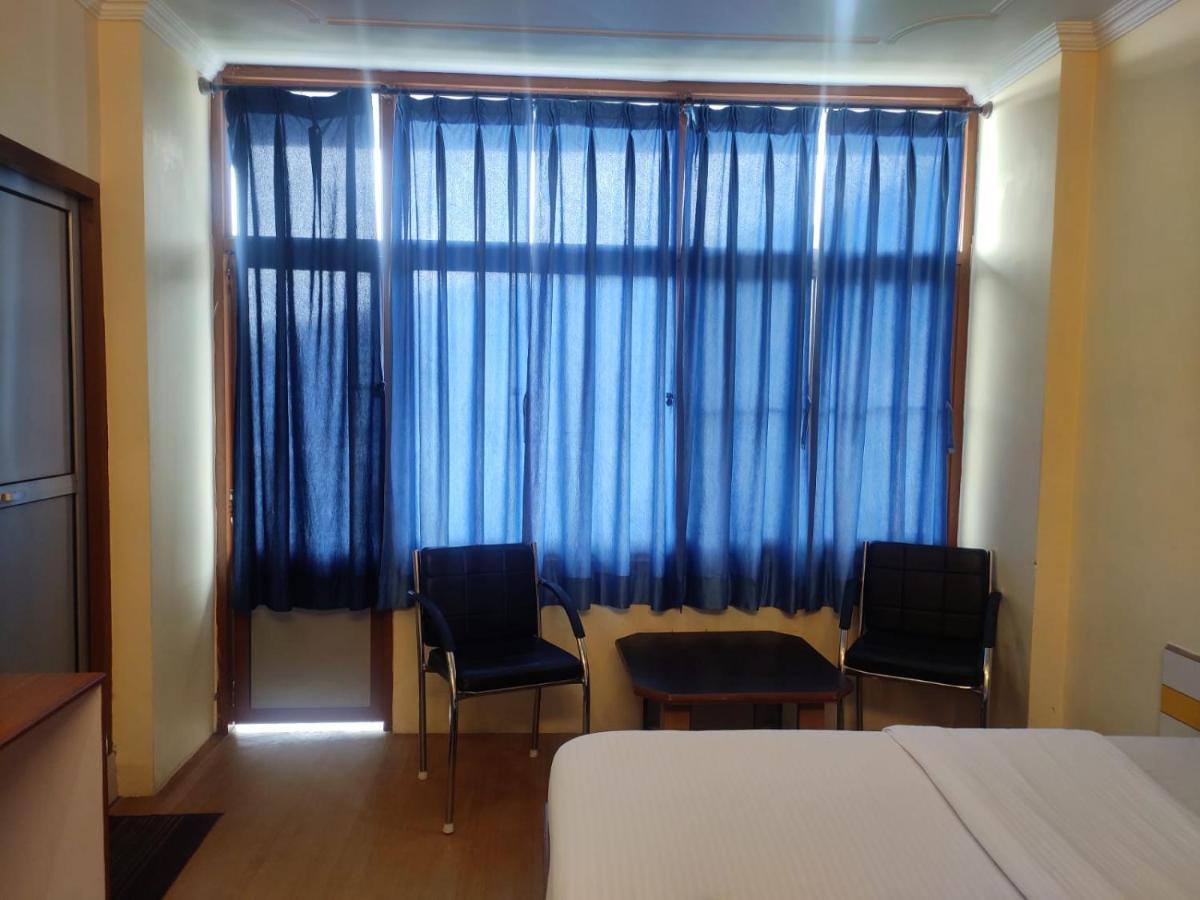 Hotel Amandeep Dharamszala Kültér fotó