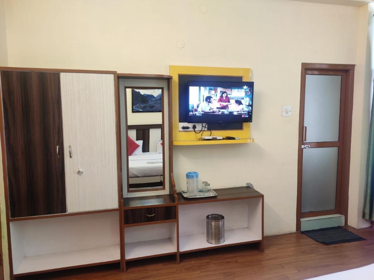 Hotel Amandeep Dharamszala Kültér fotó
