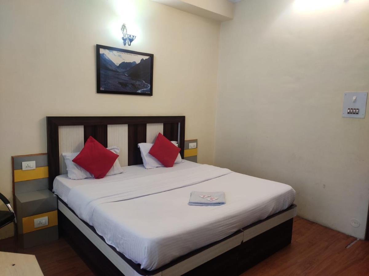 Hotel Amandeep Dharamszala Kültér fotó