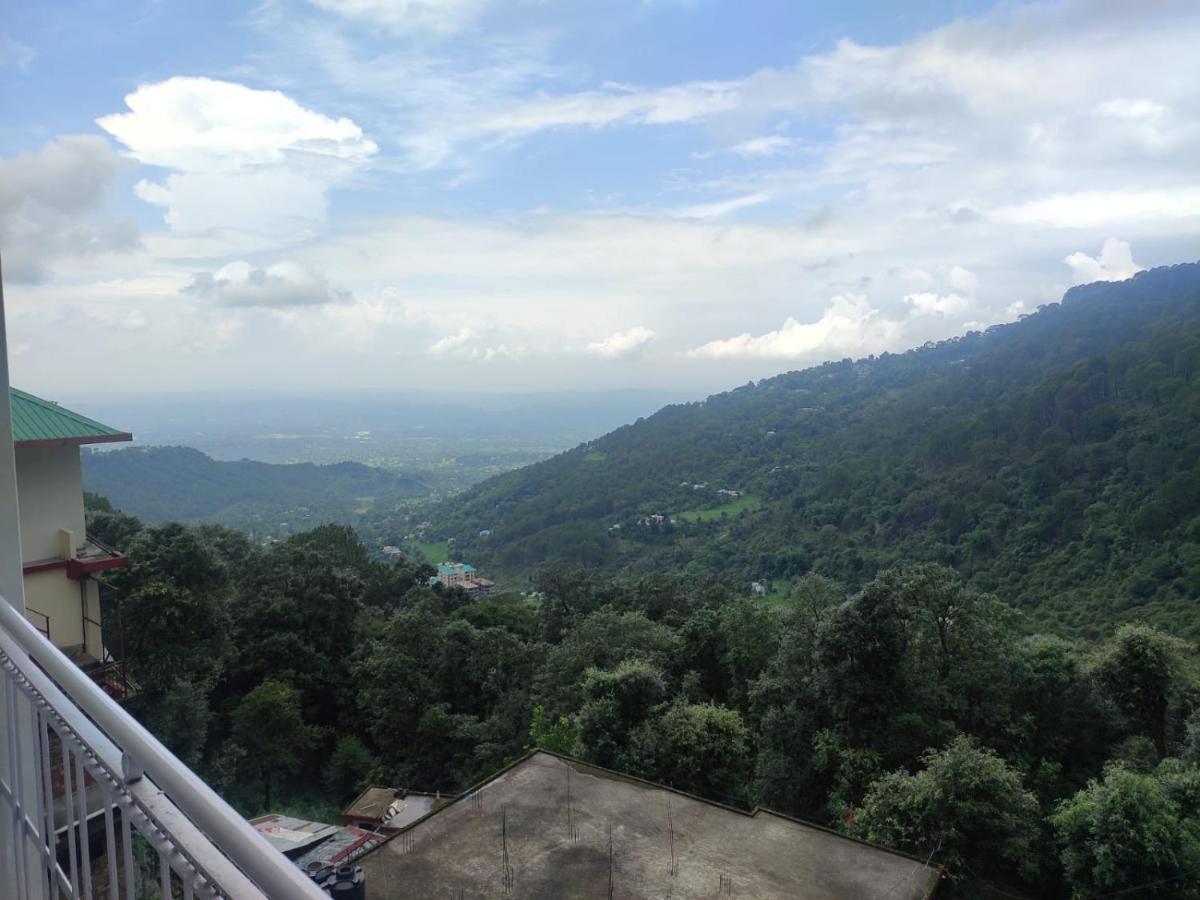 Hotel Amandeep Dharamszala Kültér fotó