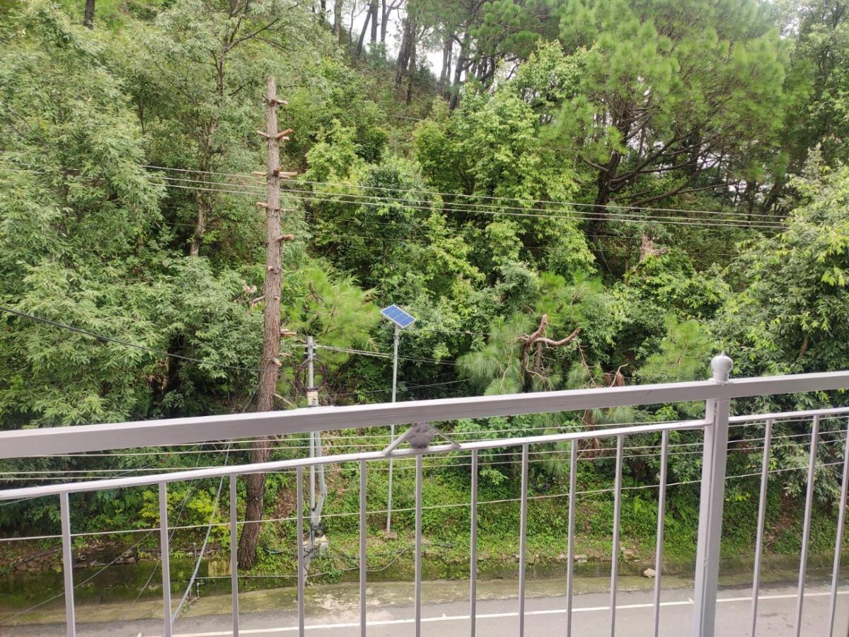 Hotel Amandeep Dharamszala Kültér fotó