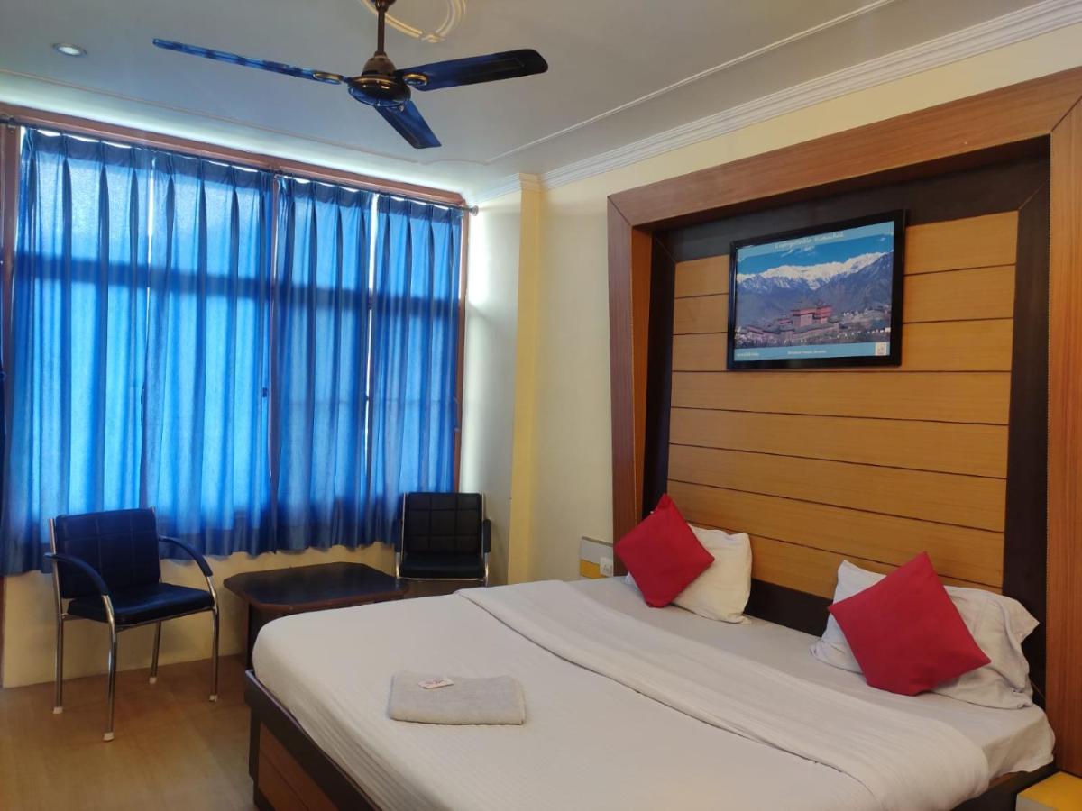 Hotel Amandeep Dharamszala Kültér fotó