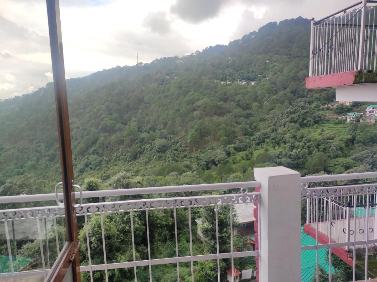 Hotel Amandeep Dharamszala Kültér fotó